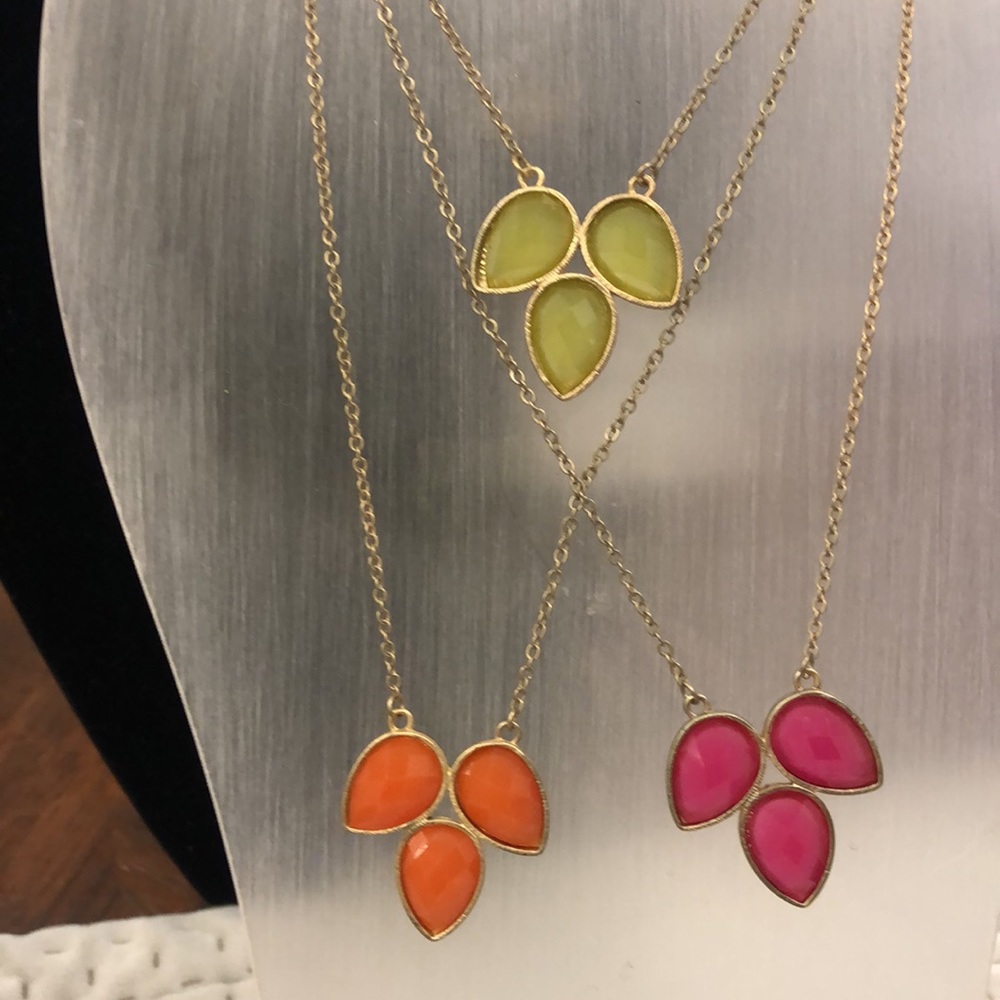 Three Petals Necklace-Available in green, orange or pink-Boutique